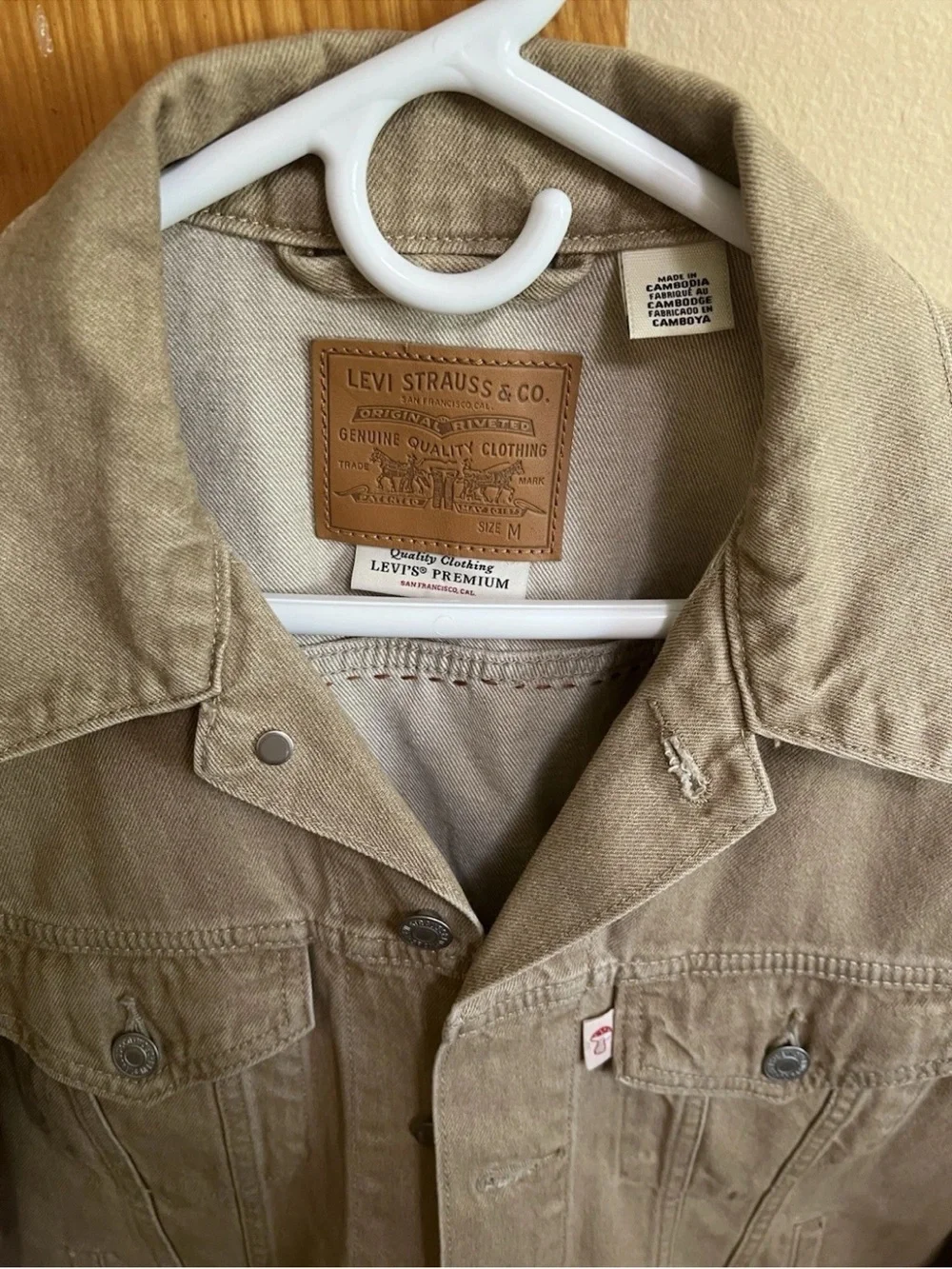 Levi's Premium Fresh Custom Upcycled Floral Denim Trucker Jacket Tan Medium